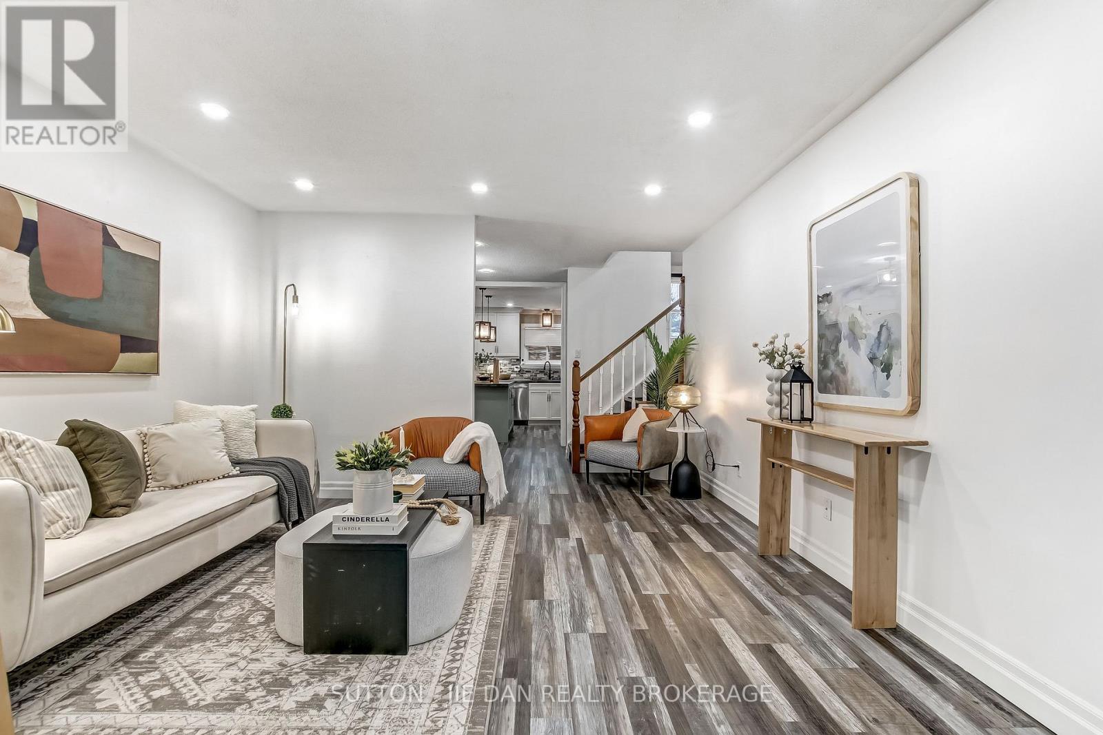 971 Eagle Crescent, London South, Ontario  N5Z 4K5 - Photo 4 - X12949904