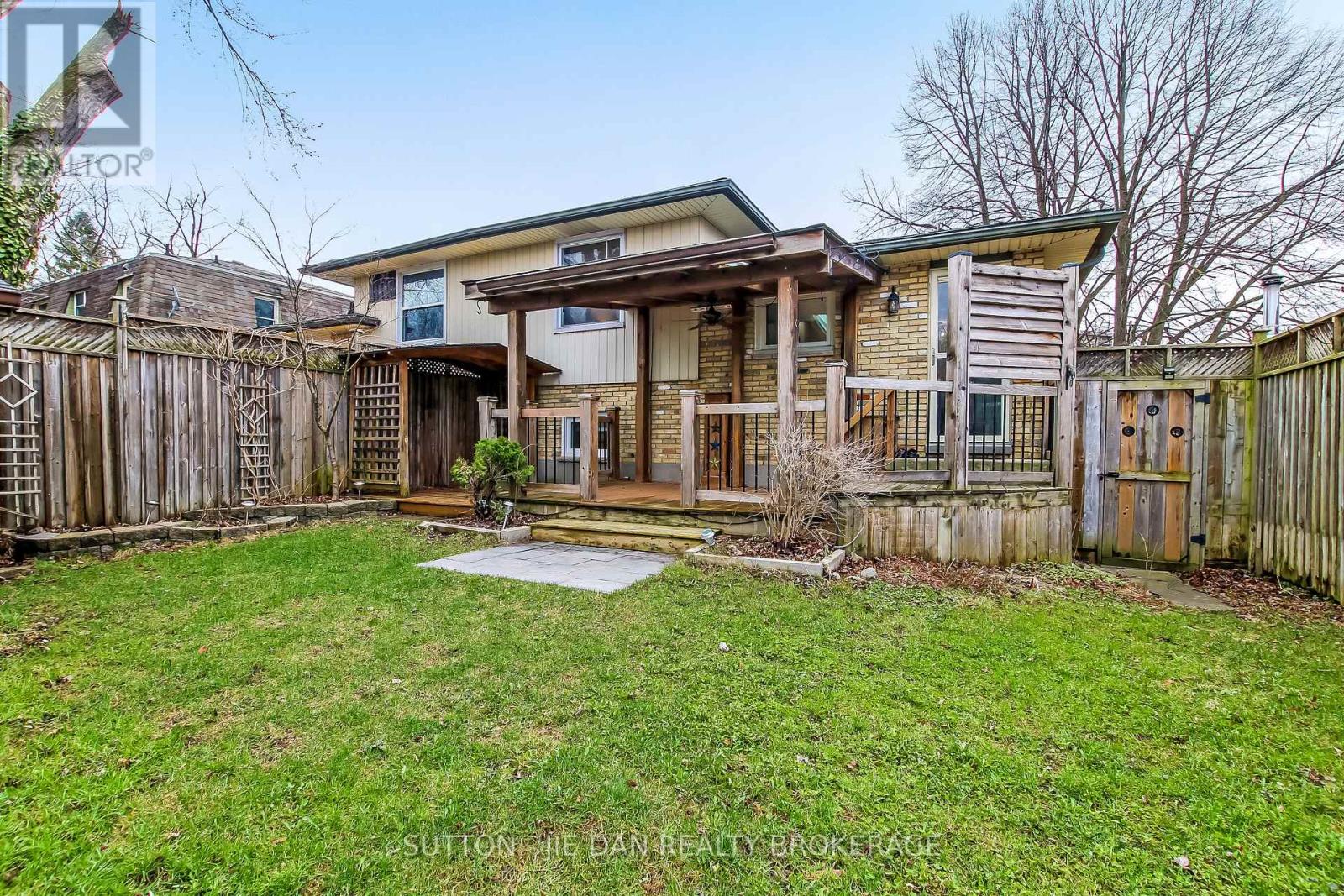 971 Eagle Crescent, London South, Ontario  N5Z 4K5 - Photo 21 - X12949904