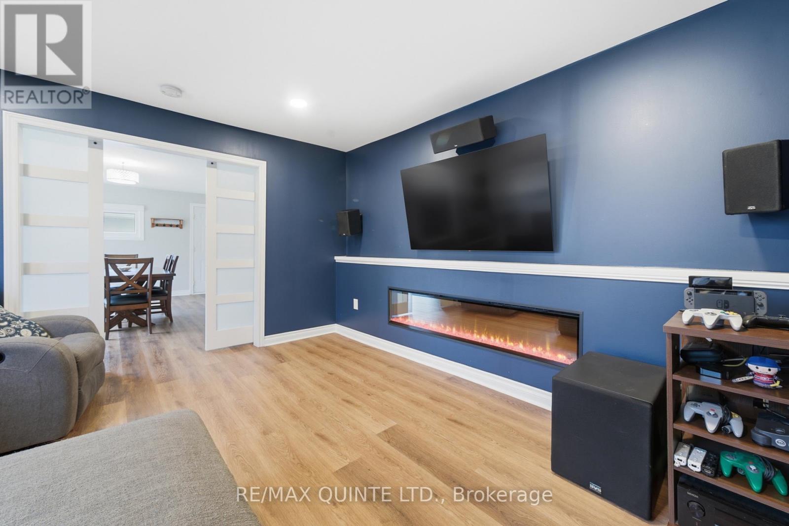 72 Campbell Street, Quinte West, Ontario  K8V 3A1 - Photo 3 - X12955472