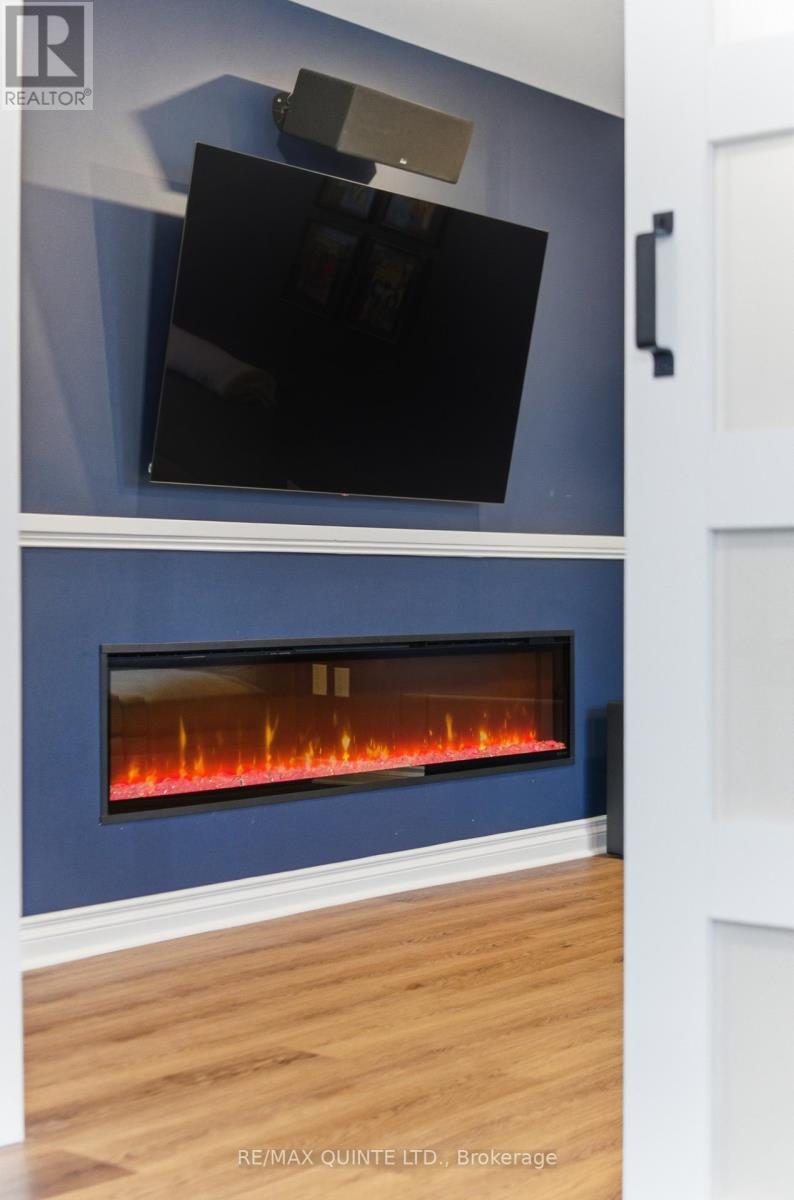 72 Campbell Street, Quinte West, Ontario  K8V 3A1 - Photo 6 - X12955472