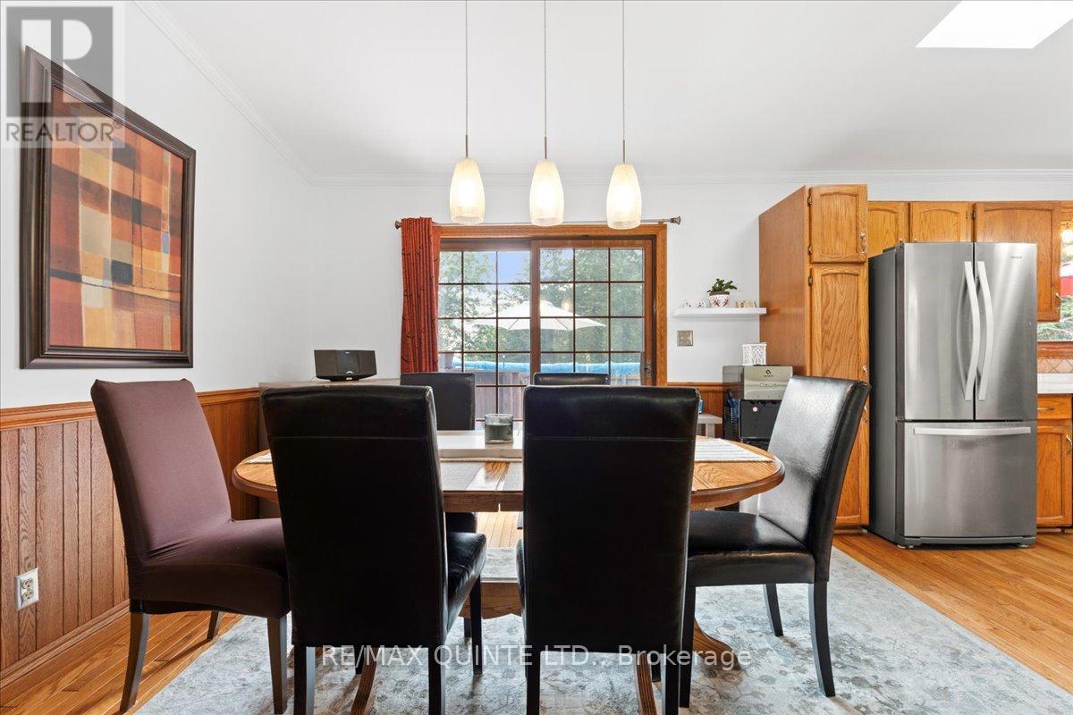 338 Sunrise Drive, Prince Edward County, Ontario  K8N 4Z7 - Photo 15 - X12955486