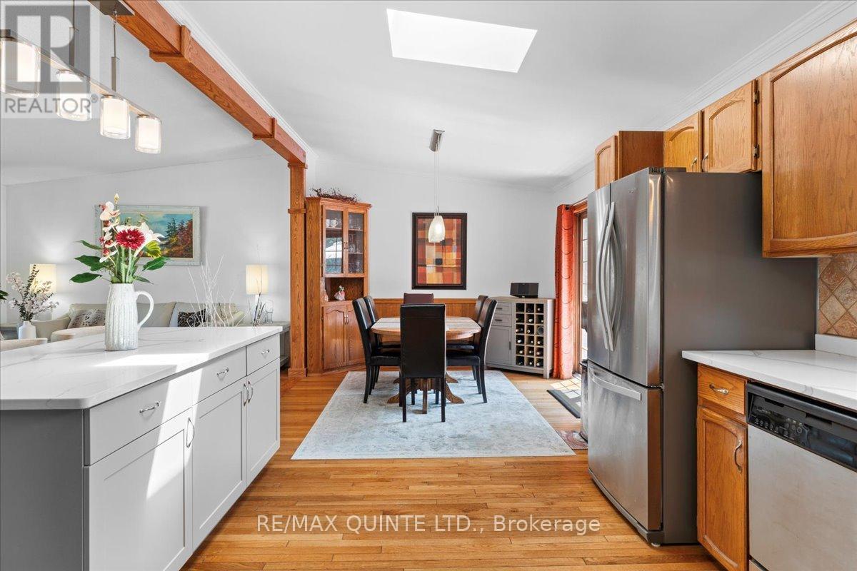 338 Sunrise Drive, Prince Edward County, Ontario  K8N 4Z7 - Photo 22 - X12955486