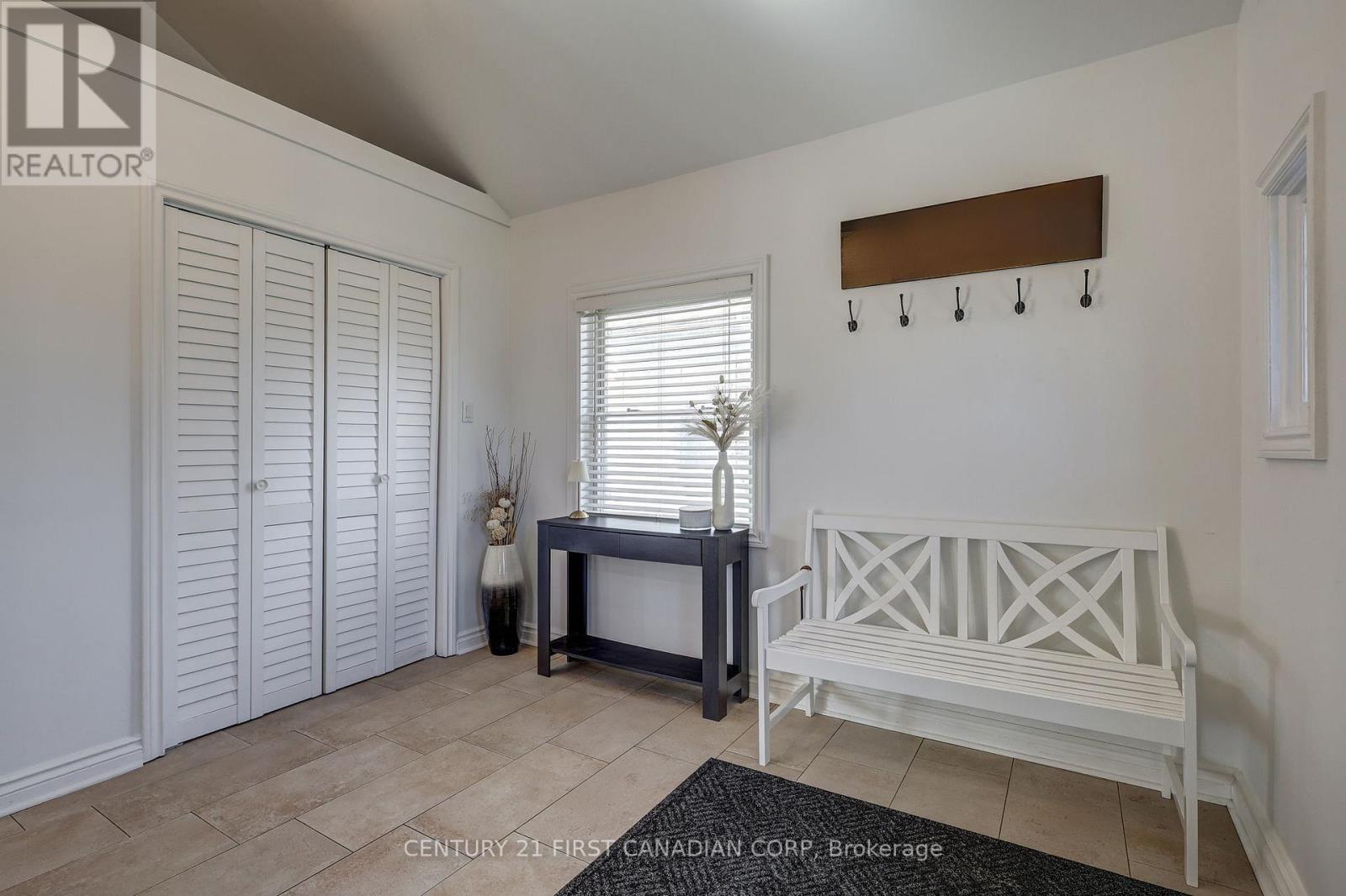 691 Emery Street E, London South, Ontario  N6C 2G3 - Photo 8 - X12955198