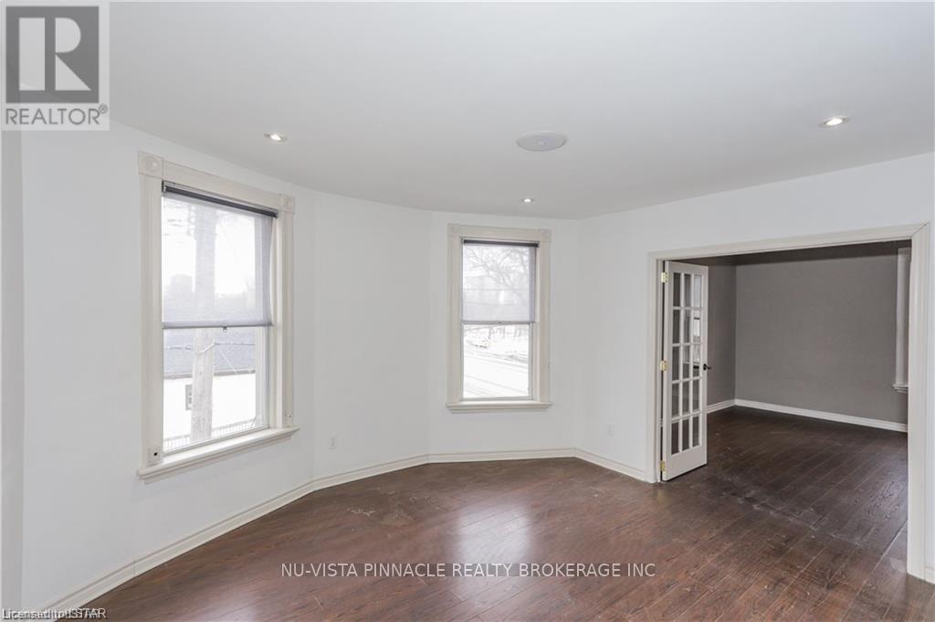 Upper Unit - 11 Oxford Street, London North, Ontario  N6H 1R2 - Photo 7 - X12955516