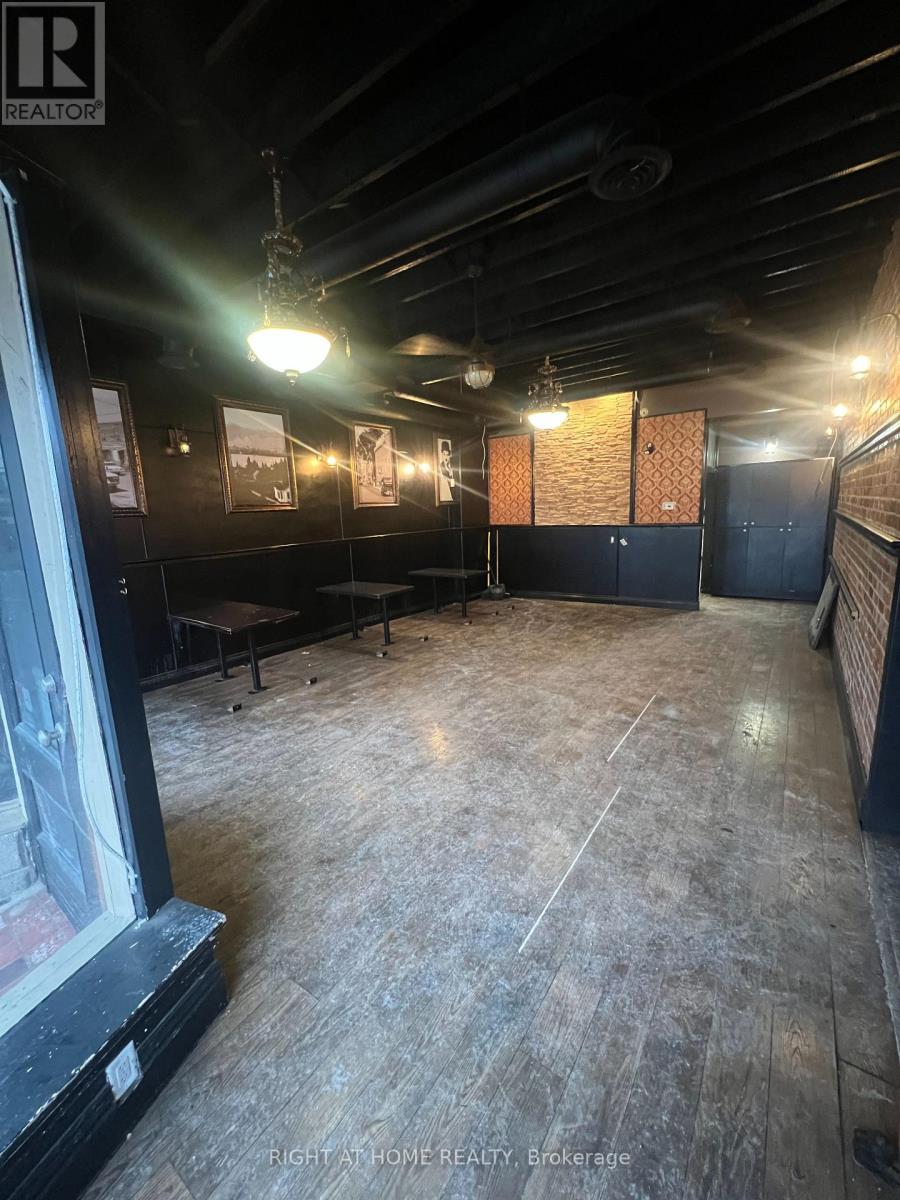 47 Baldwin Street, Whitby, Ontario  L1M 1A2 - Photo 2 - E12955418