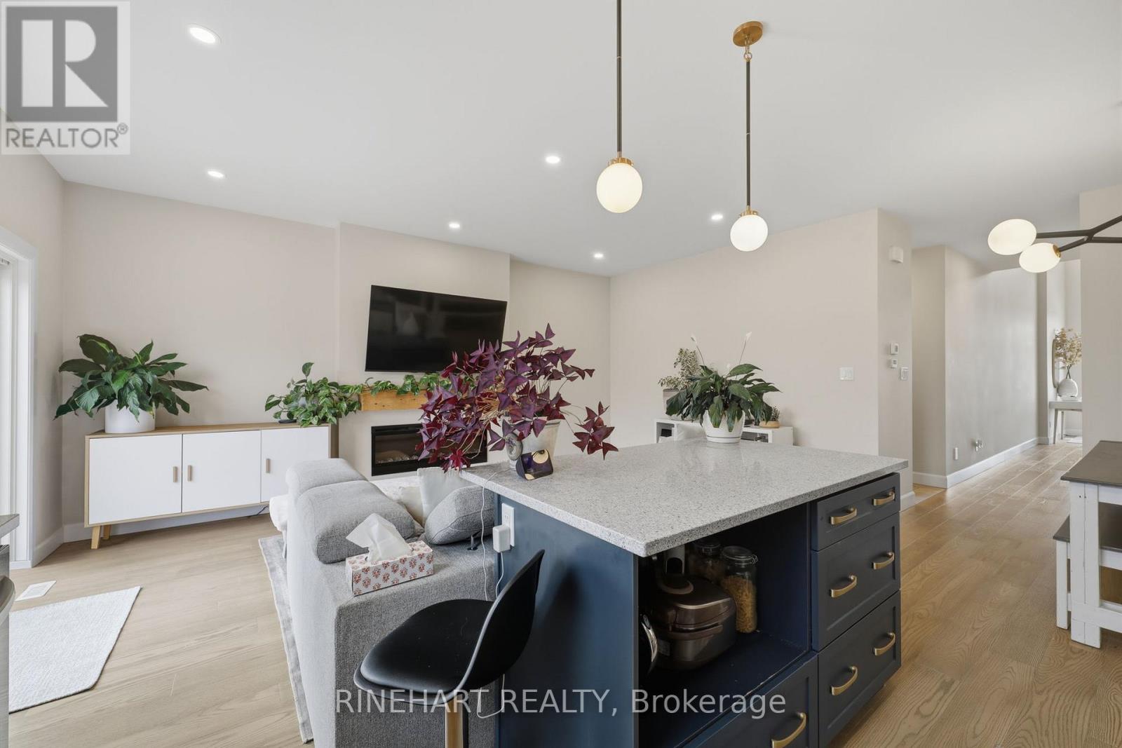 6445 Royal Magnolia Avenue, London South, Ontario  N6P 0K2 - Photo 15 - X12955540