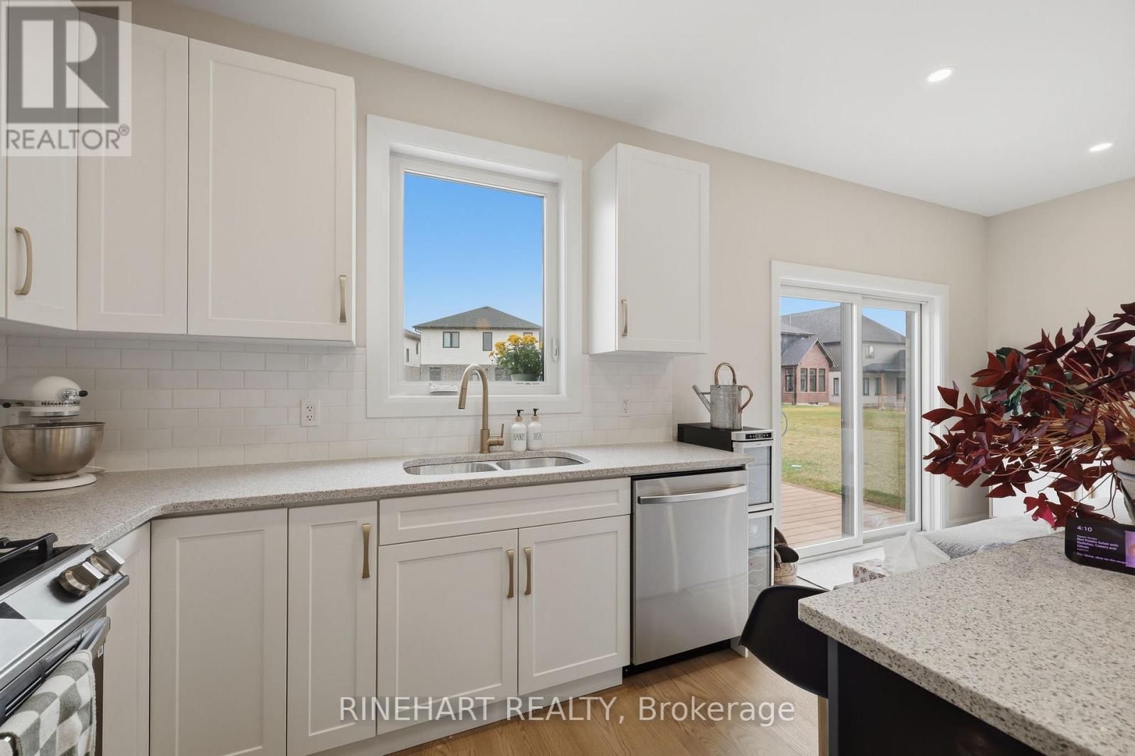 6445 Royal Magnolia Avenue, London South, Ontario  N6P 0K2 - Photo 17 - X12955540