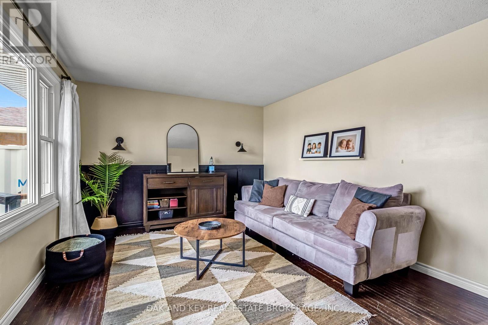 26 Sinclair Avenue, St. Thomas, Ontario  N5R 3A8 - Photo 7 - X12955574