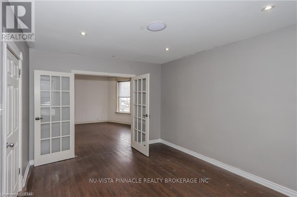 Upper Unit - 11 Oxford Street, London North, Ontario  N6H 1R2 - Photo 10 - X12955516