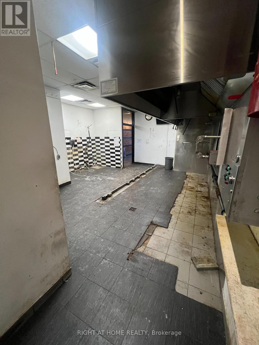 47 Baldwin Street, Whitby, Ontario  L1M 1A2 - Photo 6 - E12955418