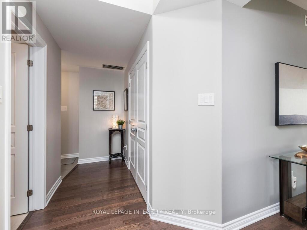 201 - 300 Jatoba Private, Ottawa, Ontario  K2V 0E7 - Photo 4 - X12955416