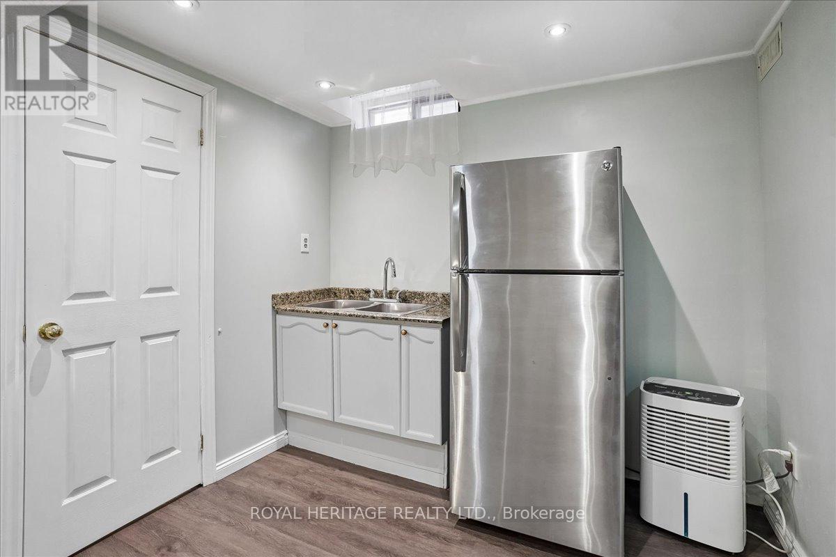 148 Adele Crescent, Oshawa, Ontario  L1J 7X6 - Photo 36 - E12955576