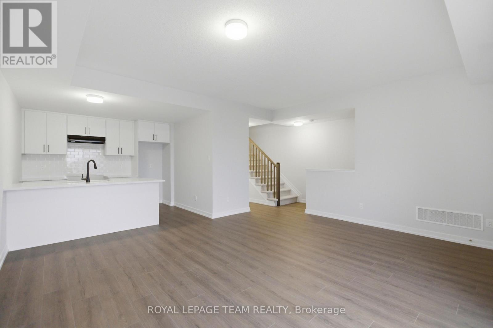 547 Celestine Private, Ottawa, Ontario  K2J 7P5 - Photo 4 - X12955454