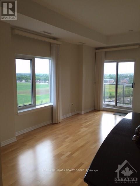 1010 - 314 Central Park Drive, Ottawa, Ontario  K2C 0R2 - Photo 5 - X12955468