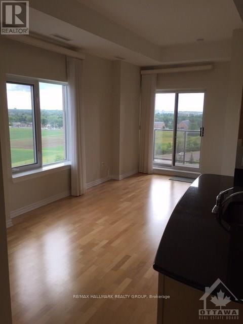 1010 - 314 Central Park Drive, Ottawa, Ontario  K2C 0R2 - Photo 2 - X12955468