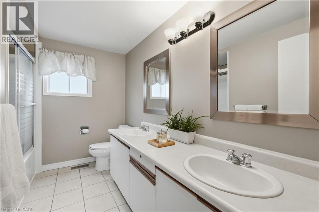 333 Celtic Drive, Stoney Creek, Ontario  L8E 4N1 - Photo 16 - 40813281