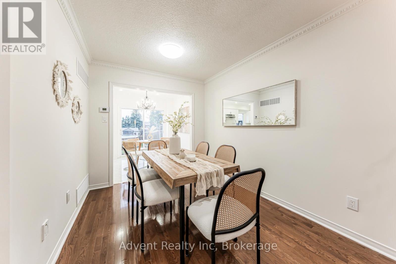 45 Cheeseman Drive, Markham, Ontario  L3R 3G3 - Photo 5 - N12950894