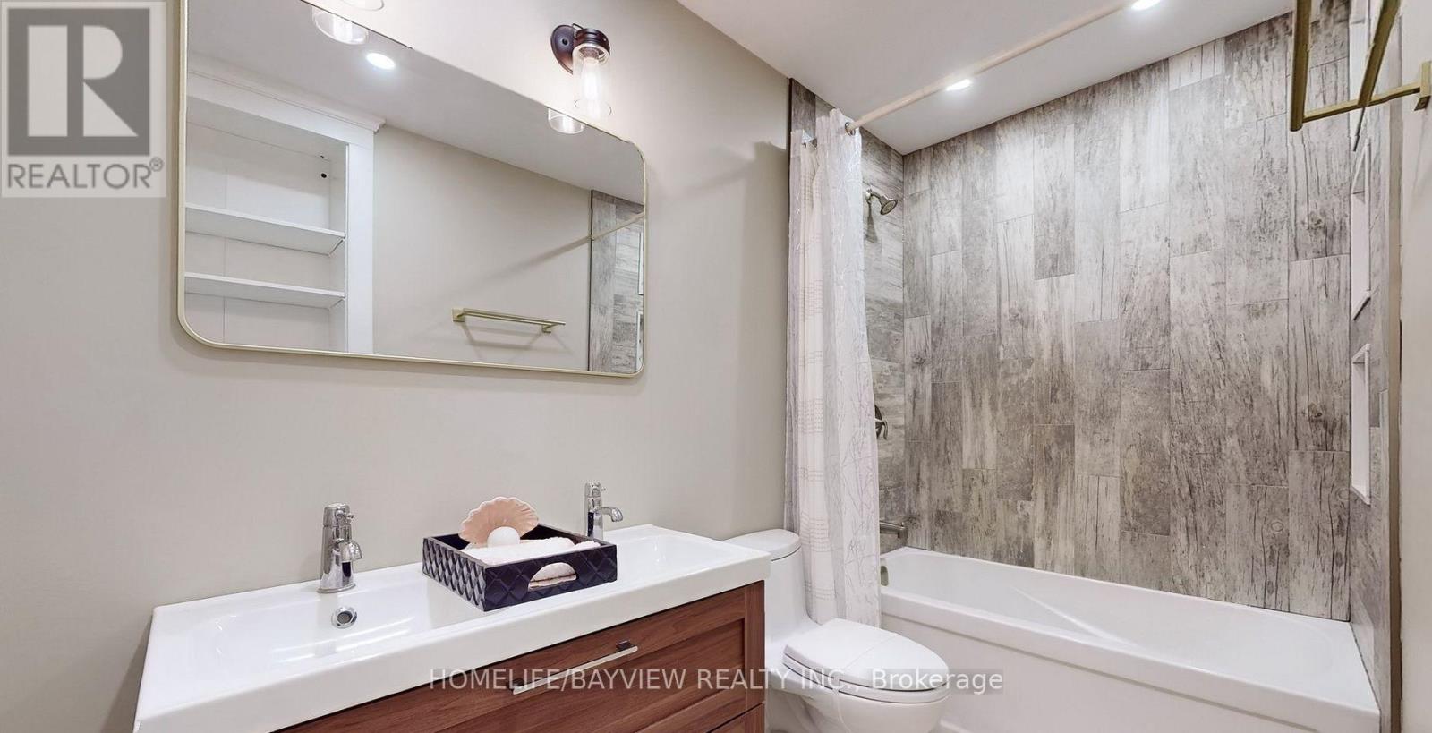 60 Hillview Drive, Newmarket, Ontario  L3Y 4H9 - Photo 13 - N12955428