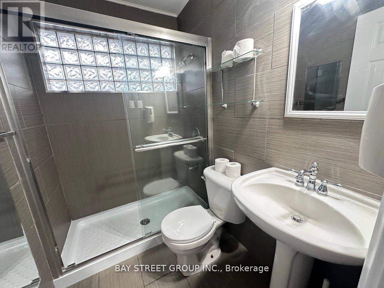 427 Crosby Avenue, Richmond Hill, Ontario  L4C 2R9 - Photo 9 - N12955446