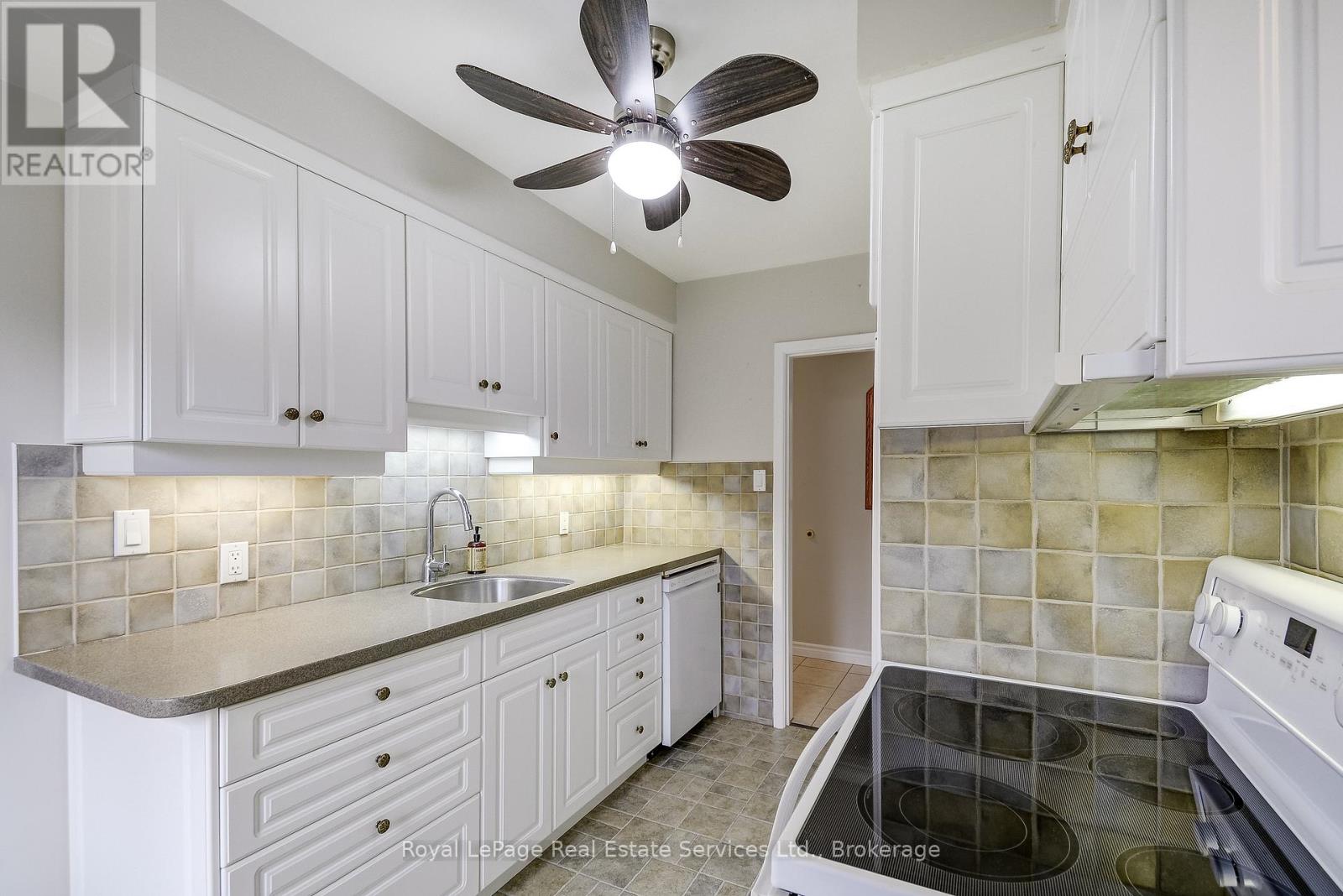 339 Weighton Avenue, Oakville, Ontario  L6R 2R5 - Photo 19 - W12955414