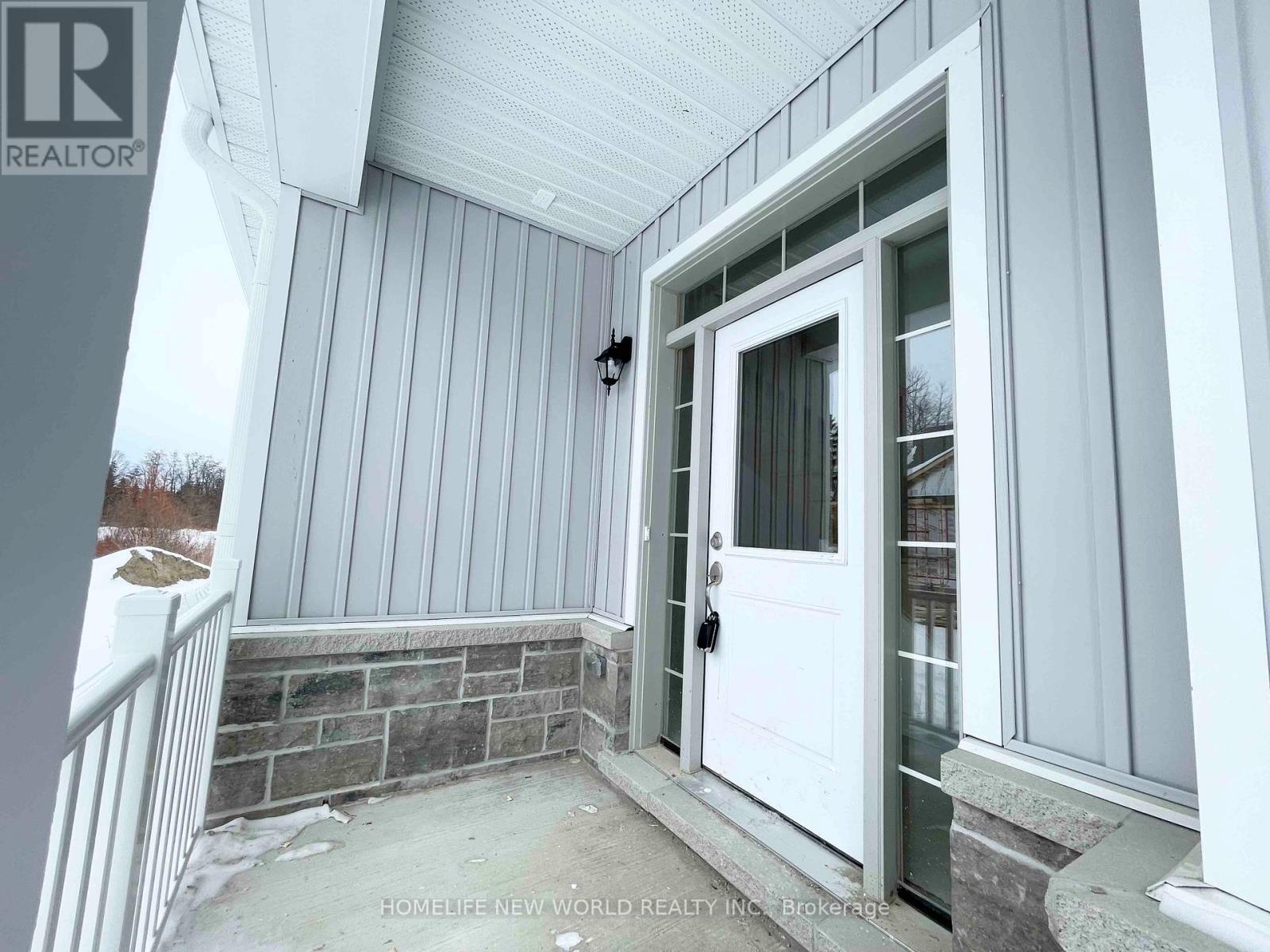 65 Schortinghuis Street, Georgina, Ontario  L0E 1R0 - Photo 2 - N12955514