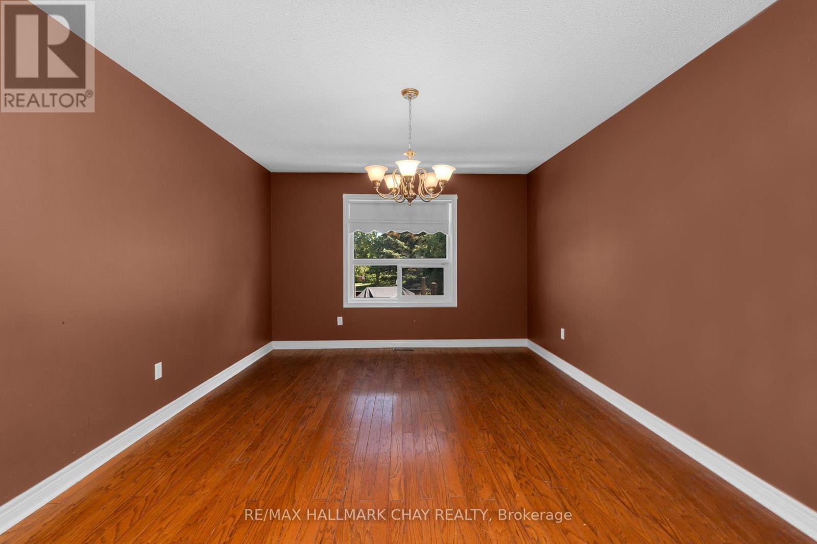 82 Bishop Drive, Barrie, Ontario  L4N 7P4 - Photo 7 - S12704254