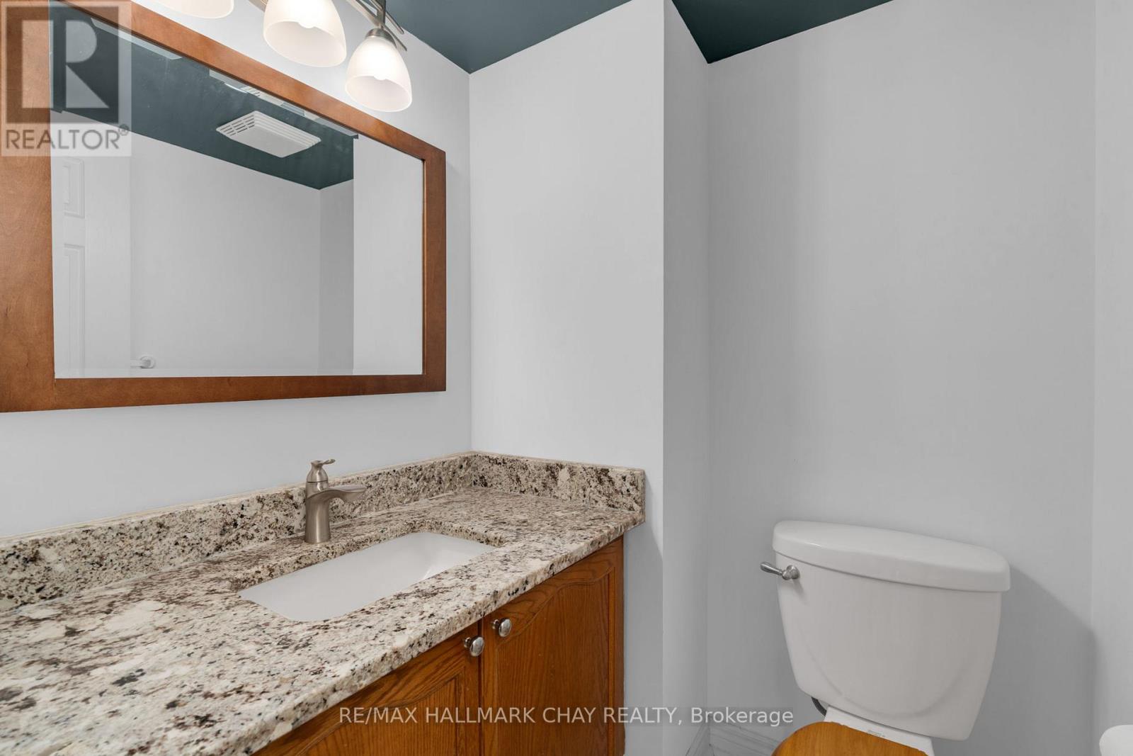 82 Bishop Drive, Barrie, Ontario  L4N 7P4 - Photo 9 - S12704254