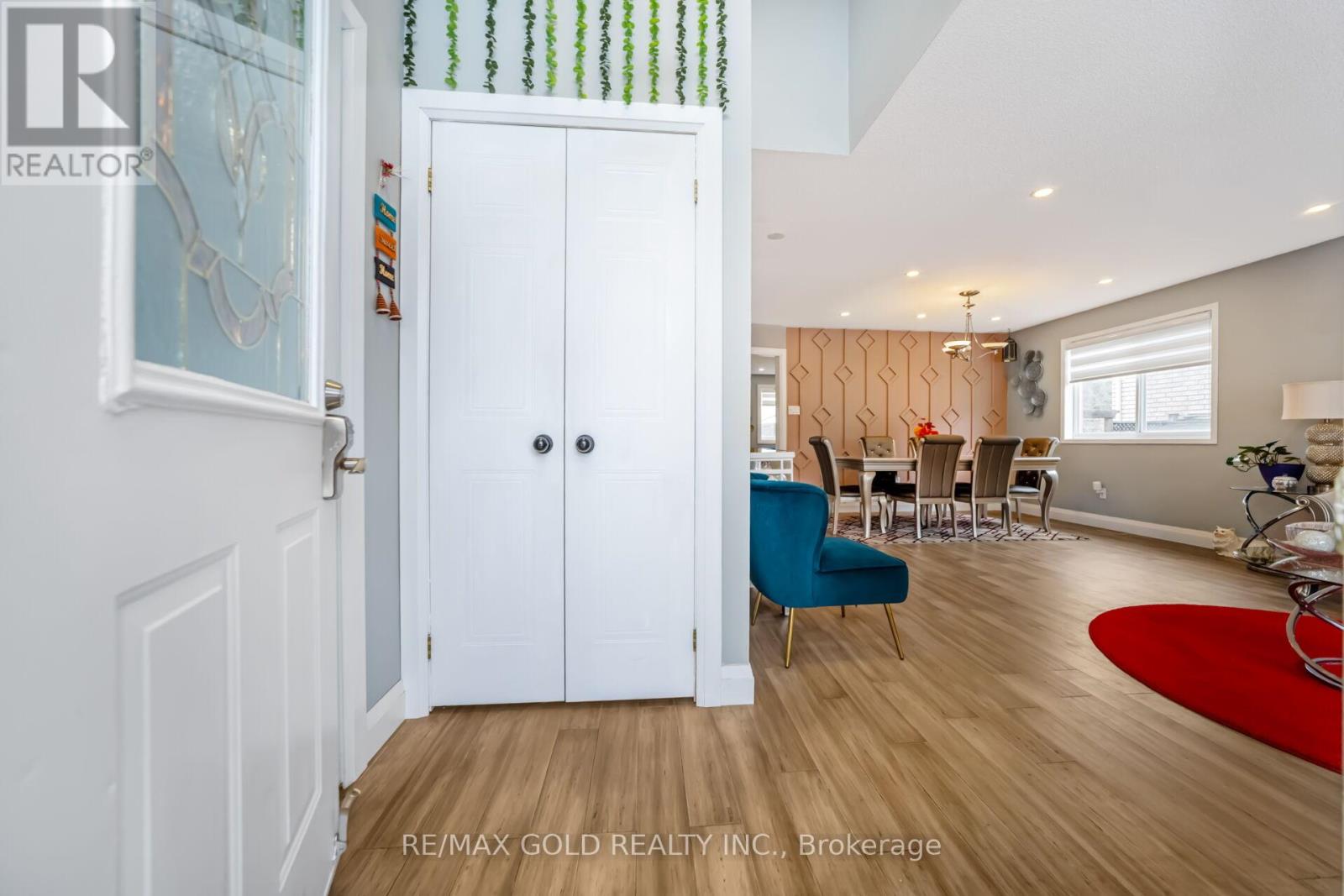 68 Benson Drive, Barrie, Ontario  L4N 7Y2 - Photo 6 - S12949596