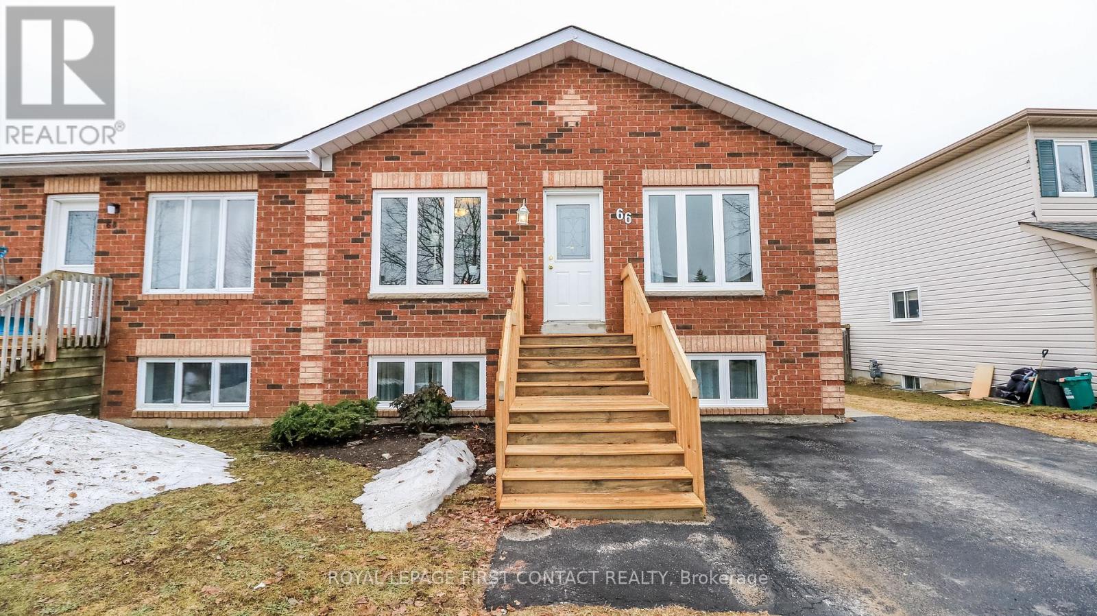 66 Downing Crescent, Barrie, Ontario  L4N 8V5 - Photo 2 - S12955426