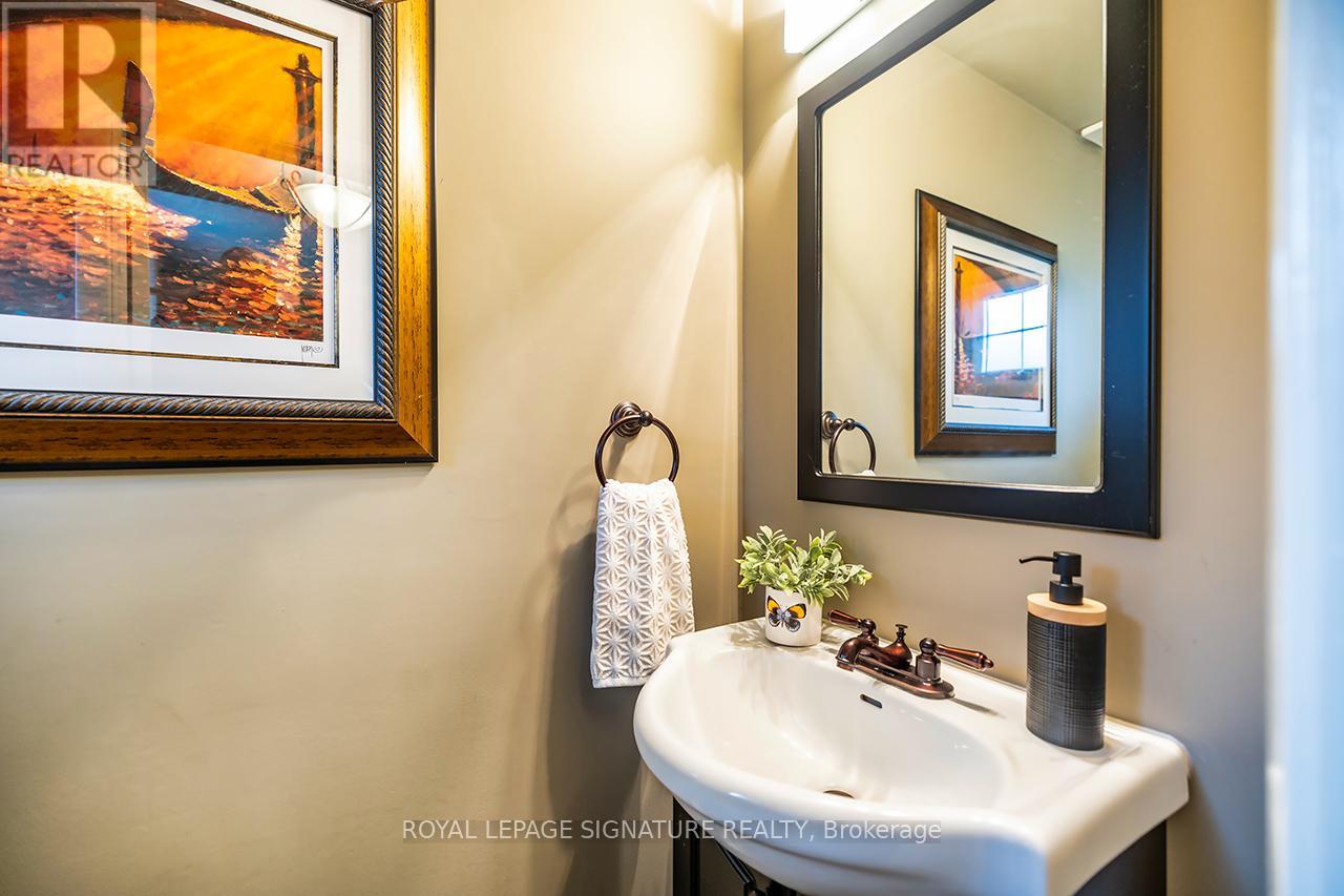 40 Cobham Crescent, Toronto, Ontario  M4A 1V6 - Photo 20 - C12959276