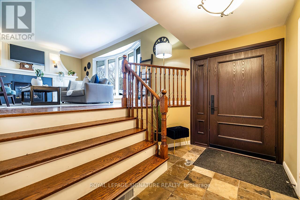 40 Cobham Crescent, Toronto, Ontario  M4A 1V6 - Photo 3 - C12959276