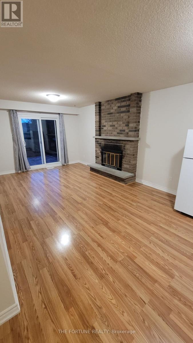 44 Rotherglen Court, Brampton, Ontario  L6X 2S1 - Photo 2 - W12777318