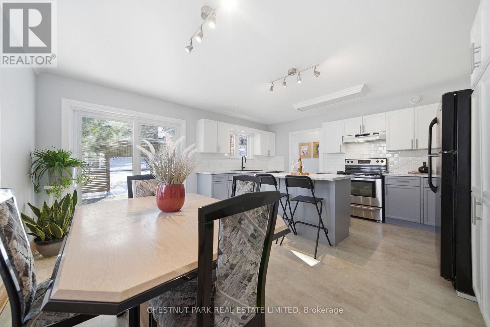 37 Ontario Street, Prince Edward County, Ontario  K0K 2T0 - Photo 10 - X12959256