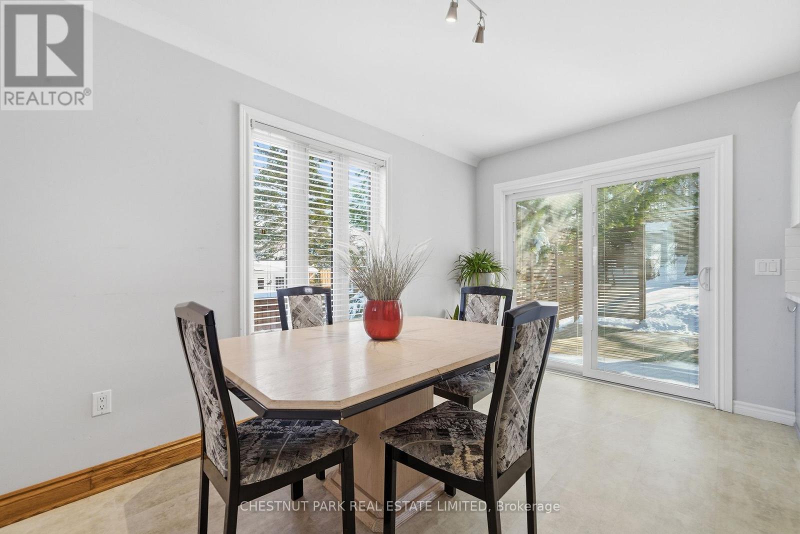 37 Ontario Street, Prince Edward County, Ontario  K0K 2T0 - Photo 11 - X12959256