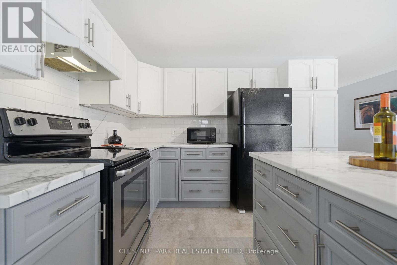 37 Ontario Street, Prince Edward County, Ontario  K0K 2T0 - Photo 14 - X12959256