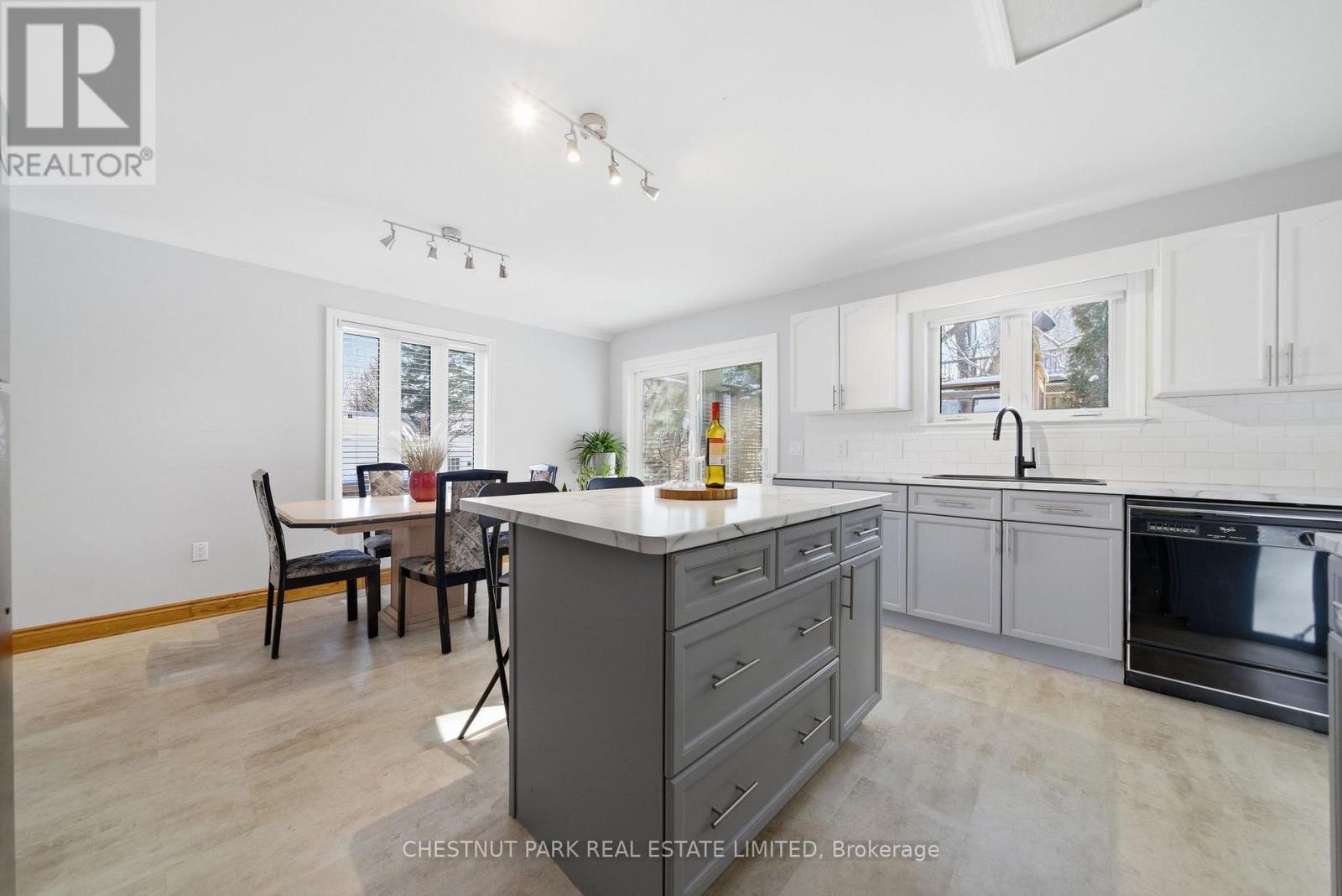 37 Ontario Street, Prince Edward County, Ontario  K0K 2T0 - Photo 15 - X12959256