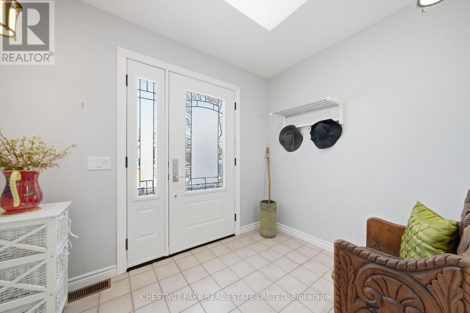 37 Ontario Street, Prince Edward County, Ontario  K0K 2T0 - Photo 3 - X12959256