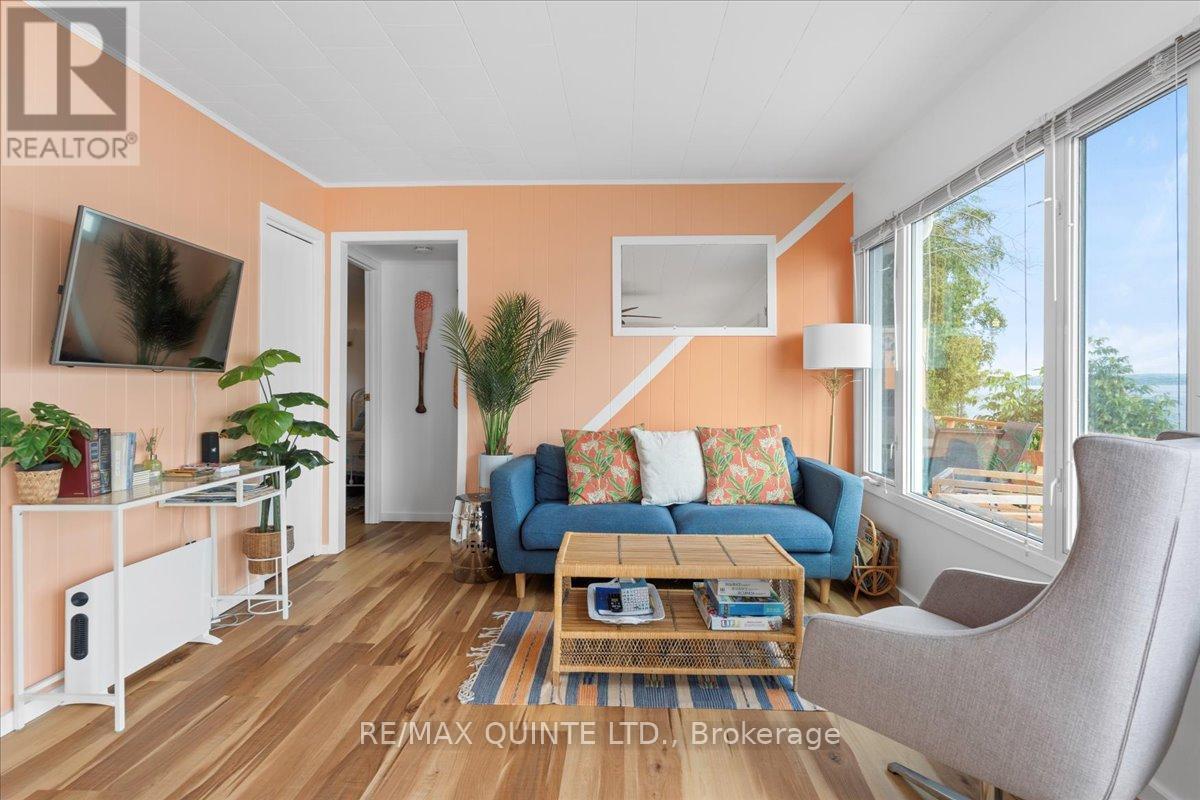 11364 Loyalist Parkway, Prince Edward County, Ontario  K0K 2T0 - Photo 16 - X12959292