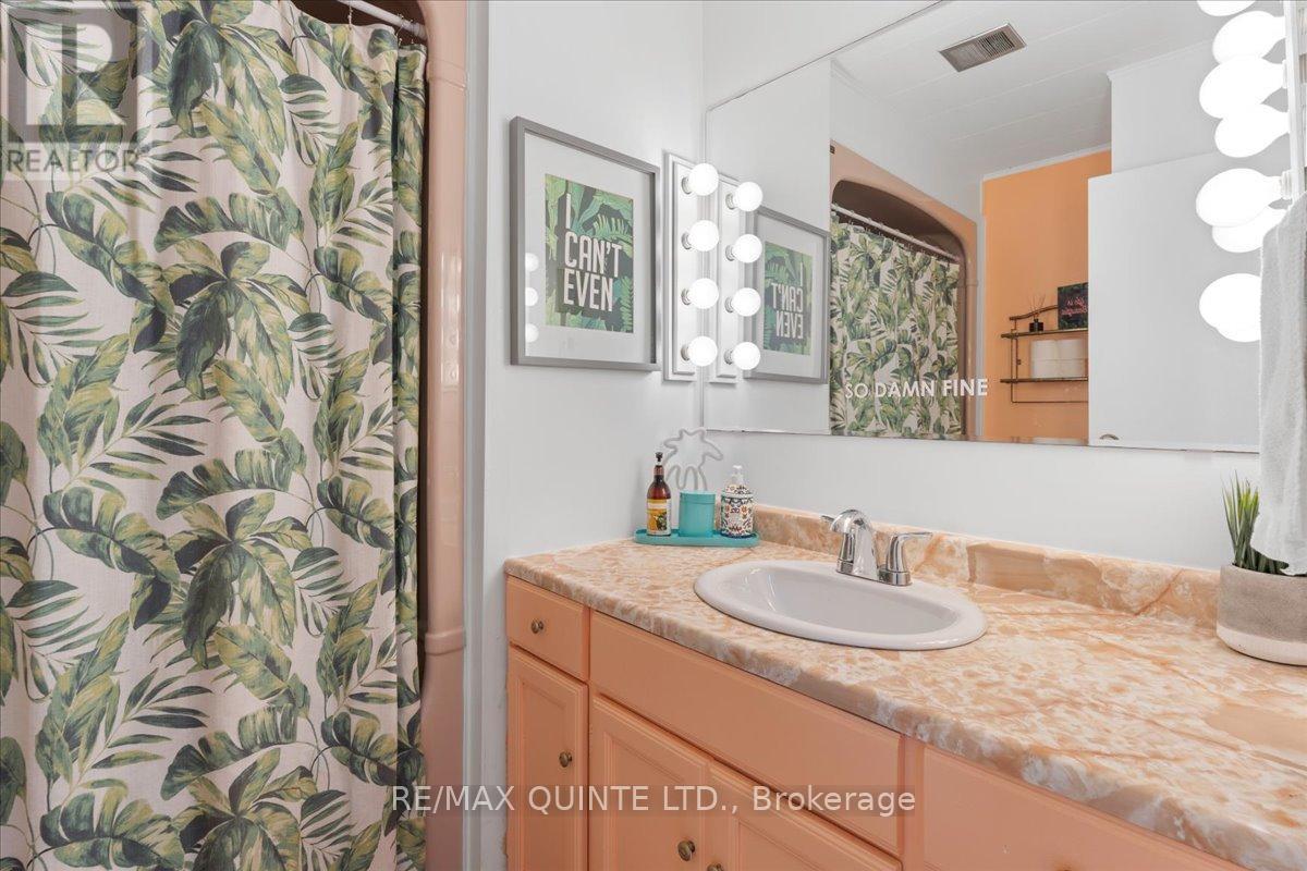 11364 Loyalist Parkway, Prince Edward County, Ontario  K0K 2T0 - Photo 28 - X12959292