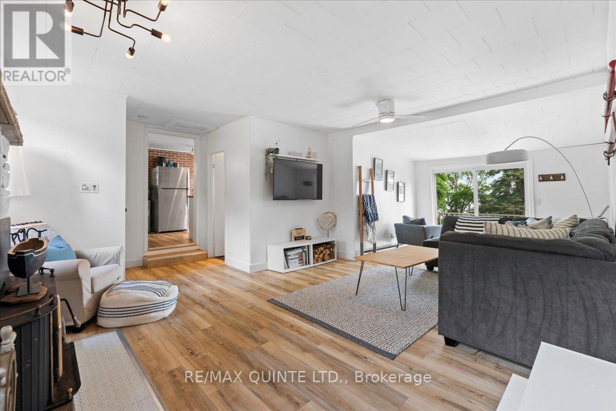 11364 Loyalist Parkway, Prince Edward County, Ontario  K0K 2T0 - Photo 32 - X12959292