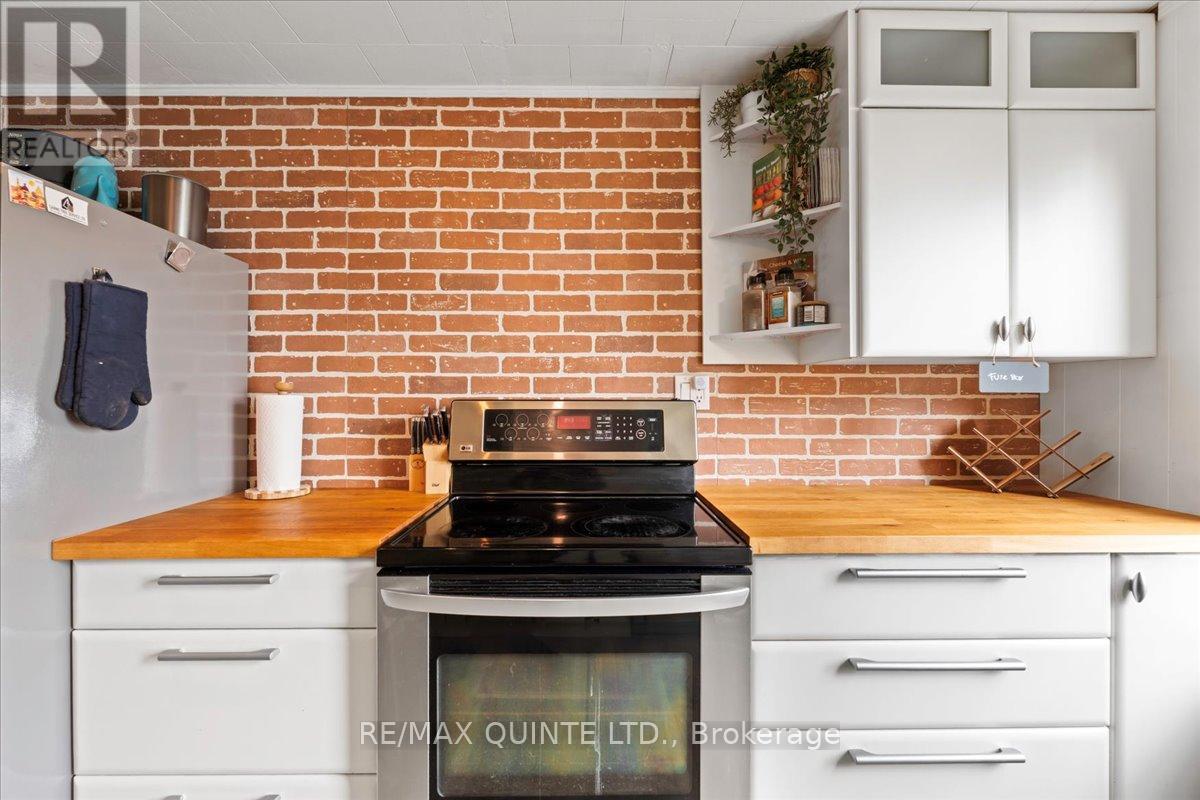 11364 Loyalist Parkway, Prince Edward County, Ontario  K0K 2T0 - Photo 38 - X12959292