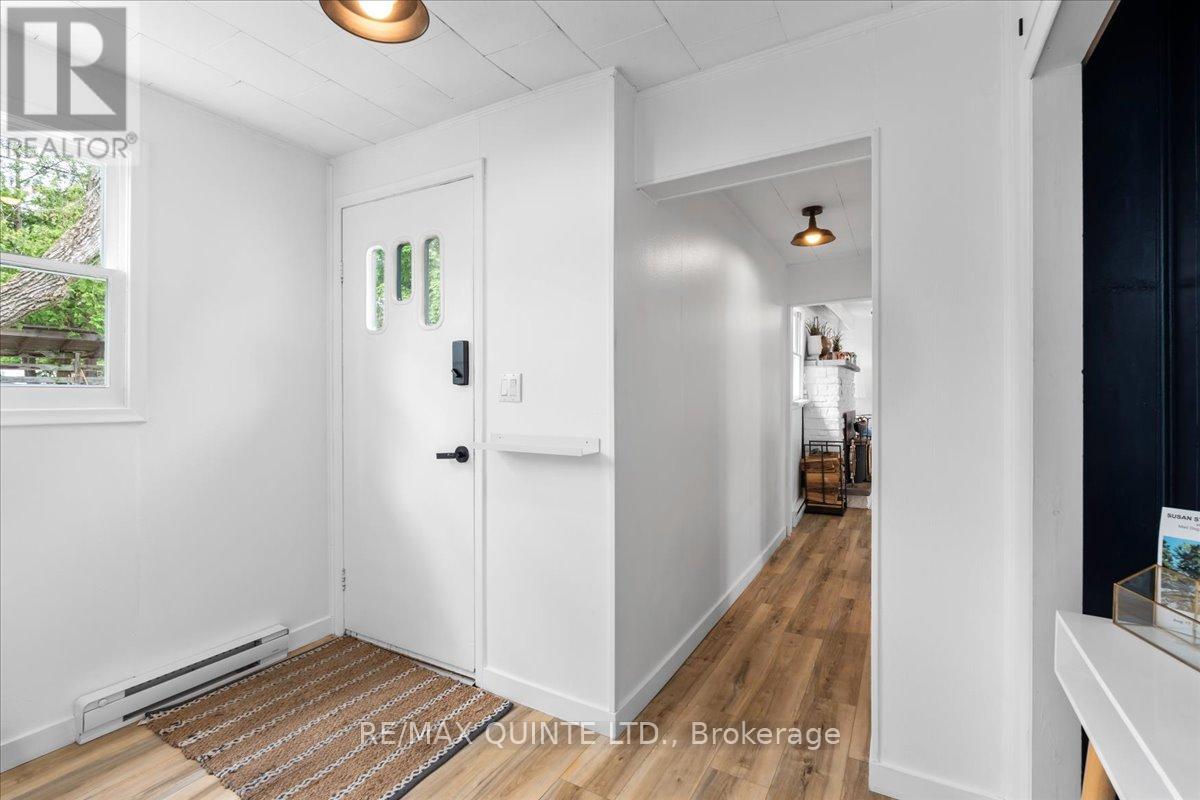 11364 Loyalist Parkway, Prince Edward County, Ontario  K0K 2T0 - Photo 8 - X12959292