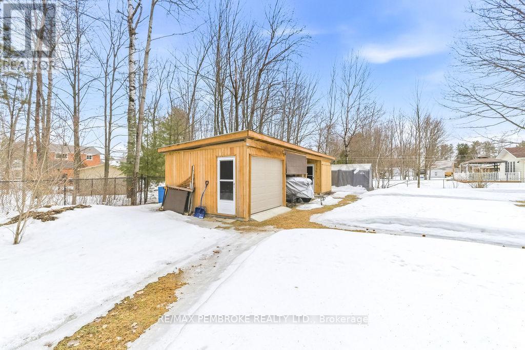 52 Laurentian Drive, Petawawa, Ontario  K8H 2M3 - Photo 44 - X12955448