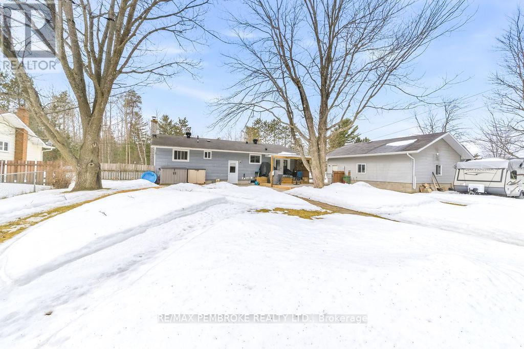52 Laurentian Drive, Petawawa, Ontario  K8H 2M3 - Photo 46 - X12955448