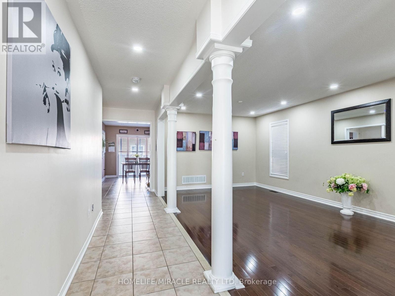 5 Sams Crescent, Brampton, Ontario  L7A 3T8 - Photo 3 - W12879334