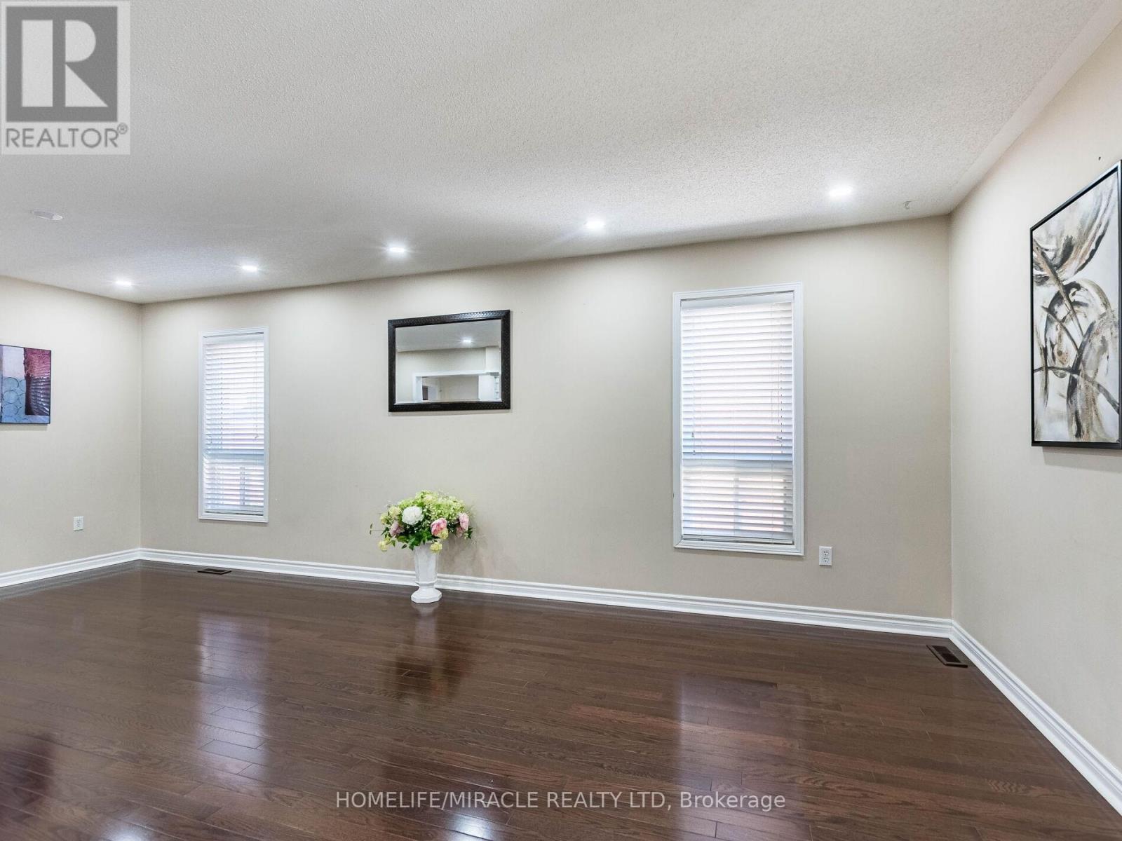 5 Sams Crescent, Brampton, Ontario  L7A 3T8 - Photo 5 - W12879334