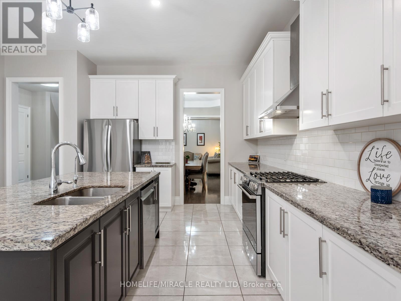 10 Erintown Crescent, Brampton, Ontario  L6P 4H2 - Photo 13 - W12952818