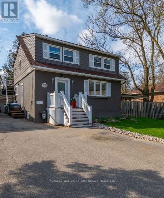 219 Angelene Street, Mississauga, Ontario  L5G 1X3 - Photo 2 - W12954148