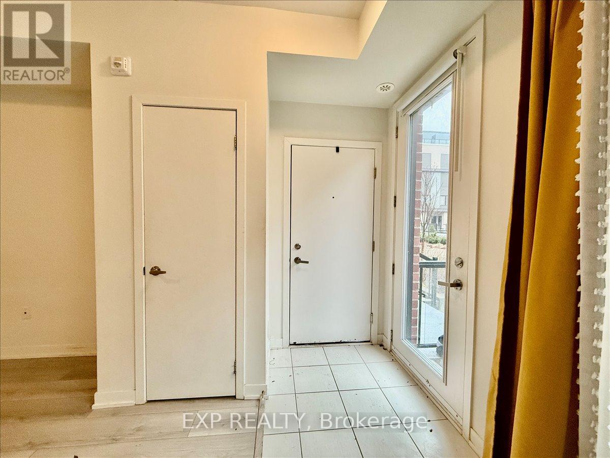 22 - 3405 Ridgeway Drive, Mississauga, Ontario  L5L 5T3 - Photo 3 - W12955152