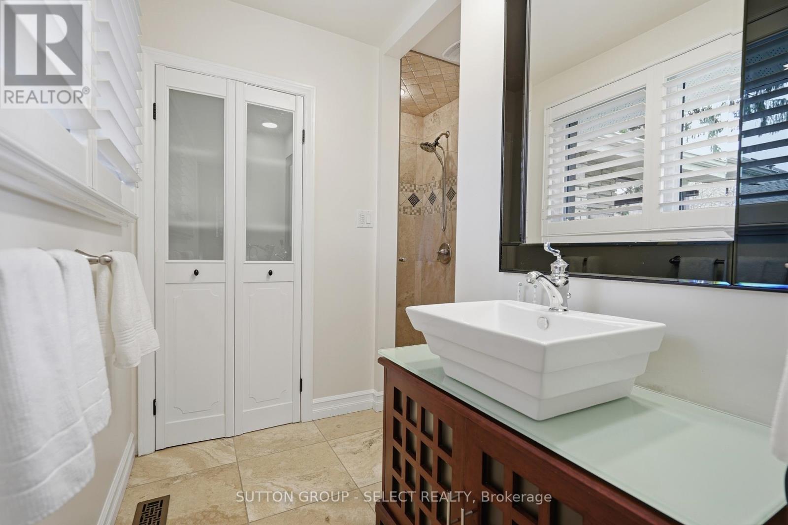 9 Northcrest Drive, London North, Ontario  N5X 3V7 - Photo 18 - X12959254